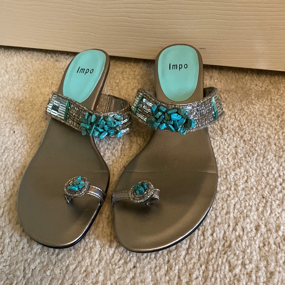 These are cute summer heels.
